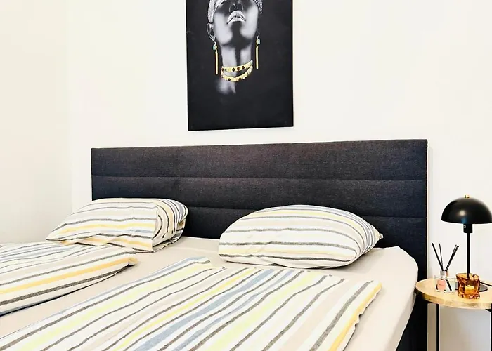 Comfortable Private In 5br Accommodation, 7-min Walk To Westbahnhof Apartment Vienna
