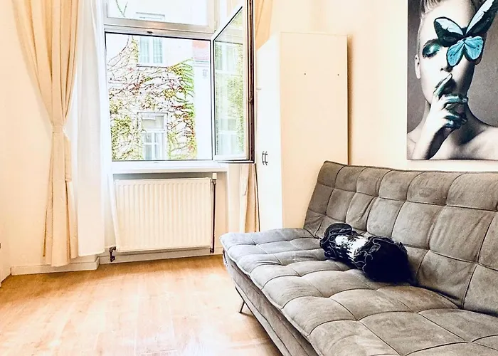 Comfortable Private In 5br Accommodation, 7-min Walk To Westbahnhof *