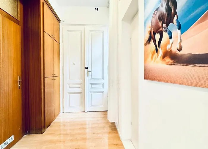 Apartment Comfortable Private In 5br Accommodation, 7-min Walk To Westbahnhof