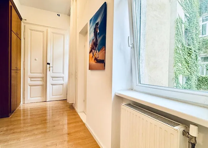 Comfortable Private In 5br Accommodation, 7-min Walk To Westbahnhof