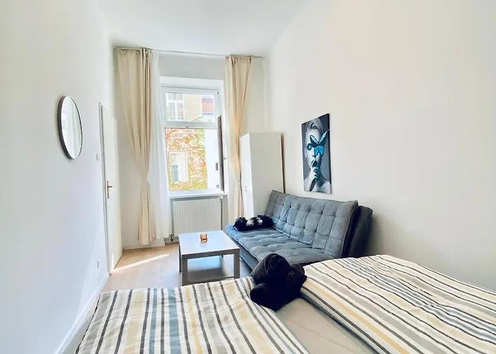 Apartment Comfortable Private In 5br Accommodation, 7-min Walk To Westbahnhof Vienna
