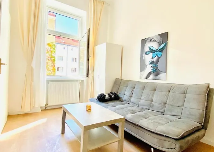 Comfortable Private In 5br Accommodation, 7-min Walk To Westbahnhof * Vienna