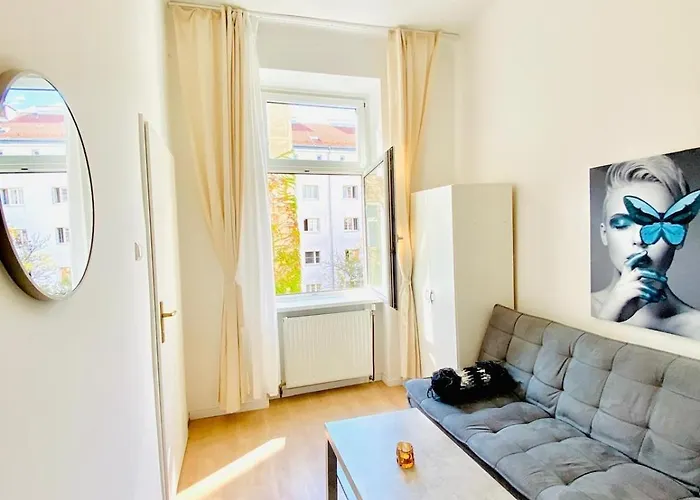 Comfortable Private In 5br Accommodation, 7-min Walk To Westbahnhof Apartment *