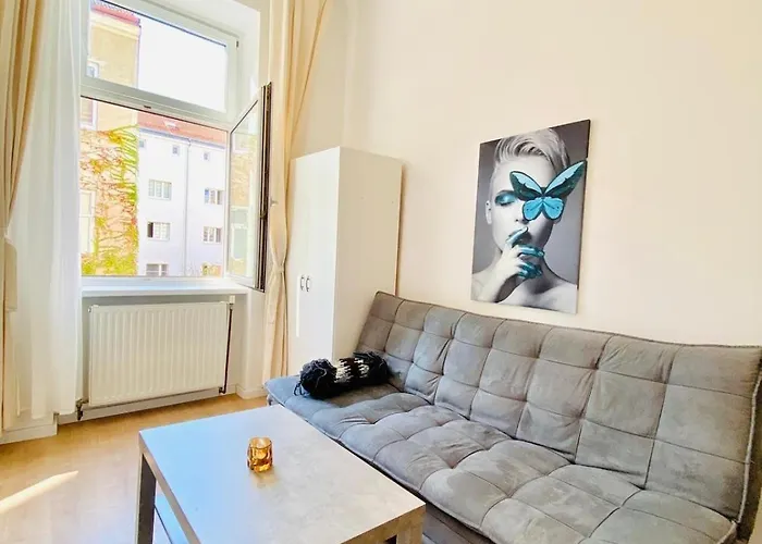 Apartment Comfortable Private In 5br Accommodation, 7-min Walk To Westbahnhof Vienna
