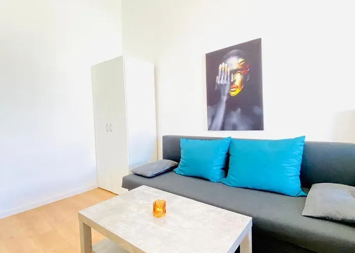 Comfortable Private In 5br Accommodation, 7-min Walk To Westbahnhof *