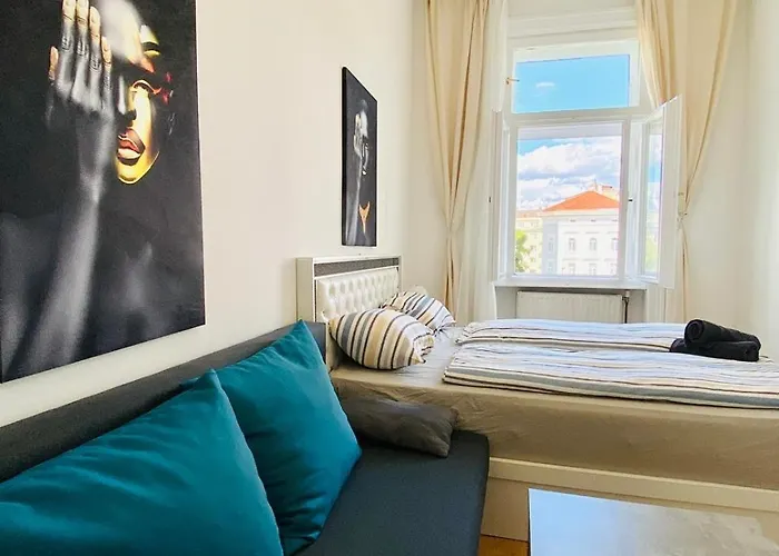 Apartment Comfortable Private In 5br Accommodation, 7-min Walk To Westbahnhof Vienna