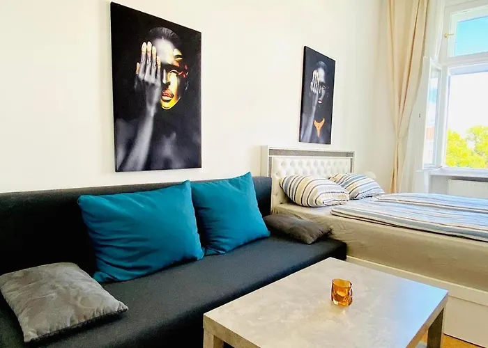 Comfortable Private In 5br Accommodation, 7-min Walk To Westbahnhof *