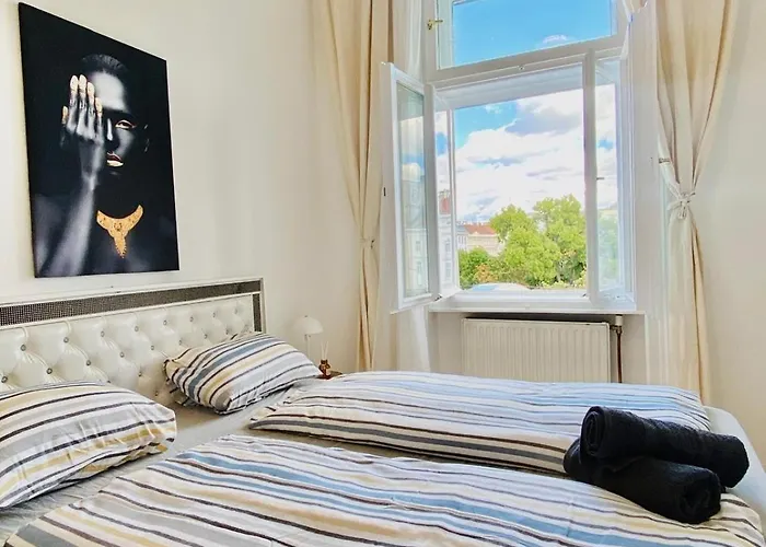 Comfortable Private In 5br Accommodation, 7-min Walk To Westbahnhof *