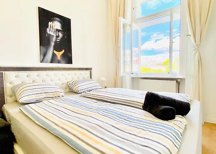 Comfortable Private In 5br Accommodation, 7-min Walk To Westbahnhof