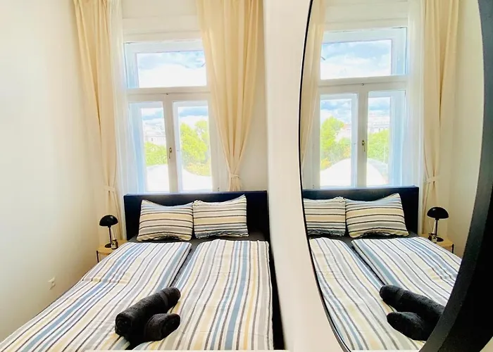 Apartment Comfortable Private In 5br Accommodation, 7-min Walk To Westbahnhof Vienna
