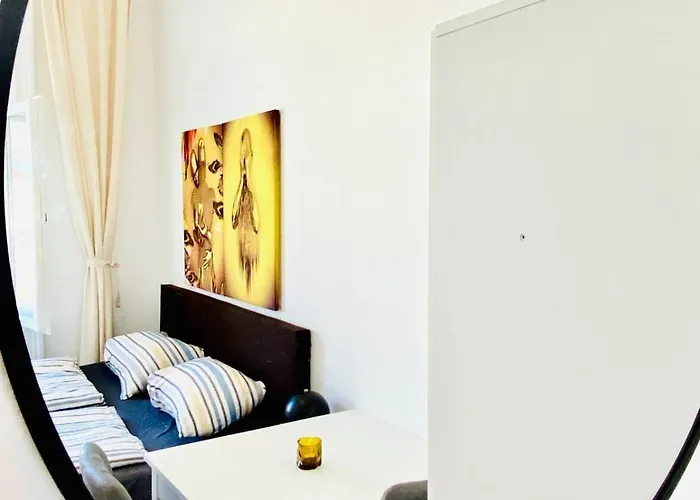 Apartment Comfortable Private In 5br Accommodation, 7-min Walk To Westbahnhof Vienna