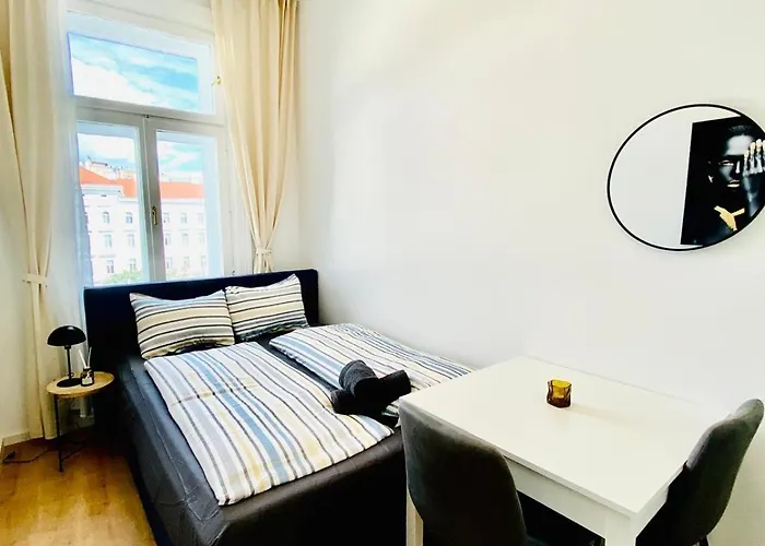 Comfortable Private In 5br Accommodation, 7-min Walk To Westbahnhof Apartment *