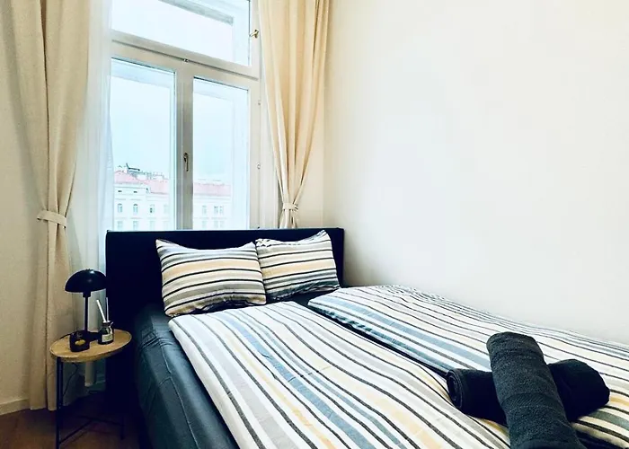 Comfortable Private In 5br Accommodation, 7-min Walk To Westbahnhof