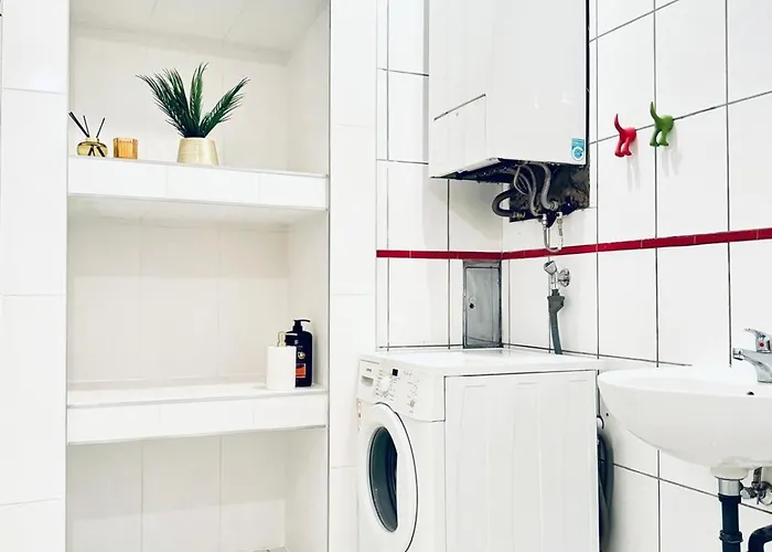 Comfortable Private In 5br Accommodation, 7-min Walk To Westbahnhof * Vienna