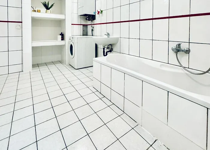 Comfortable Private In 5br Accommodation, 7-min Walk To Westbahnhof Apartment Vienna